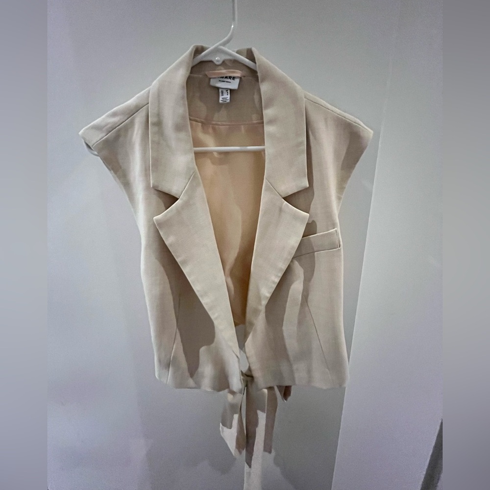Vero Moda Cream Sleeveless Blazer Top